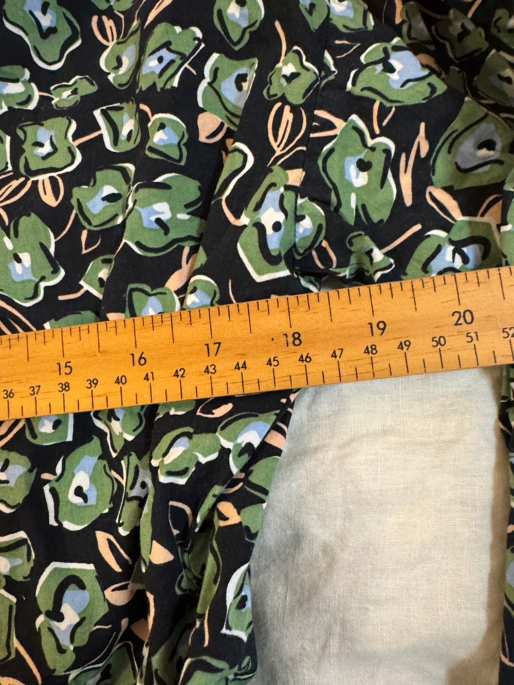 H&M shirtdress, pretty abstract floral pattern on black, womens S - Picture 8 of 13